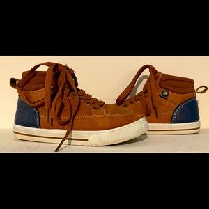 Adorable Toddler Sneakers 💙🤎